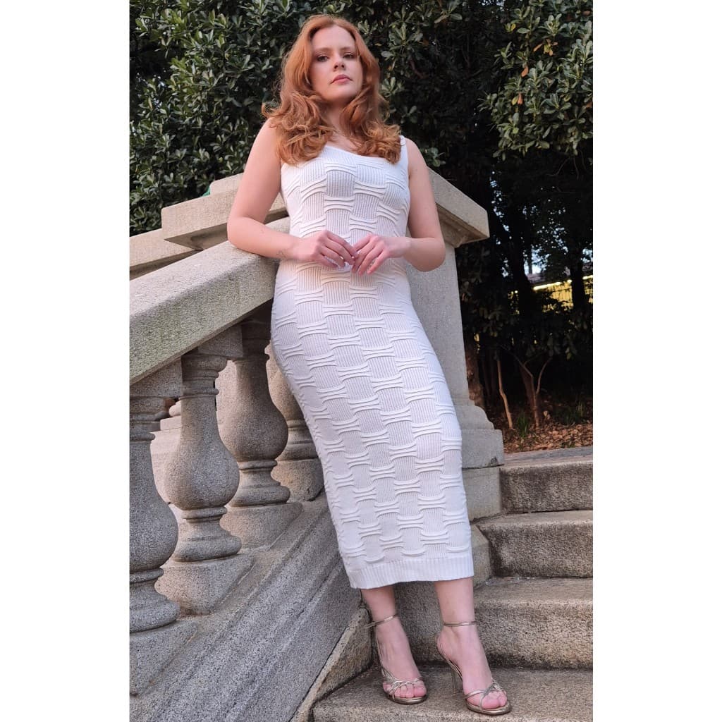 Vestido Midi Feminino Justo em Tricot Modal, Textura Exclusiva, Caimento Perfeito e Estilo Atemporal