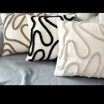 03 capas em linho offwhite bordada