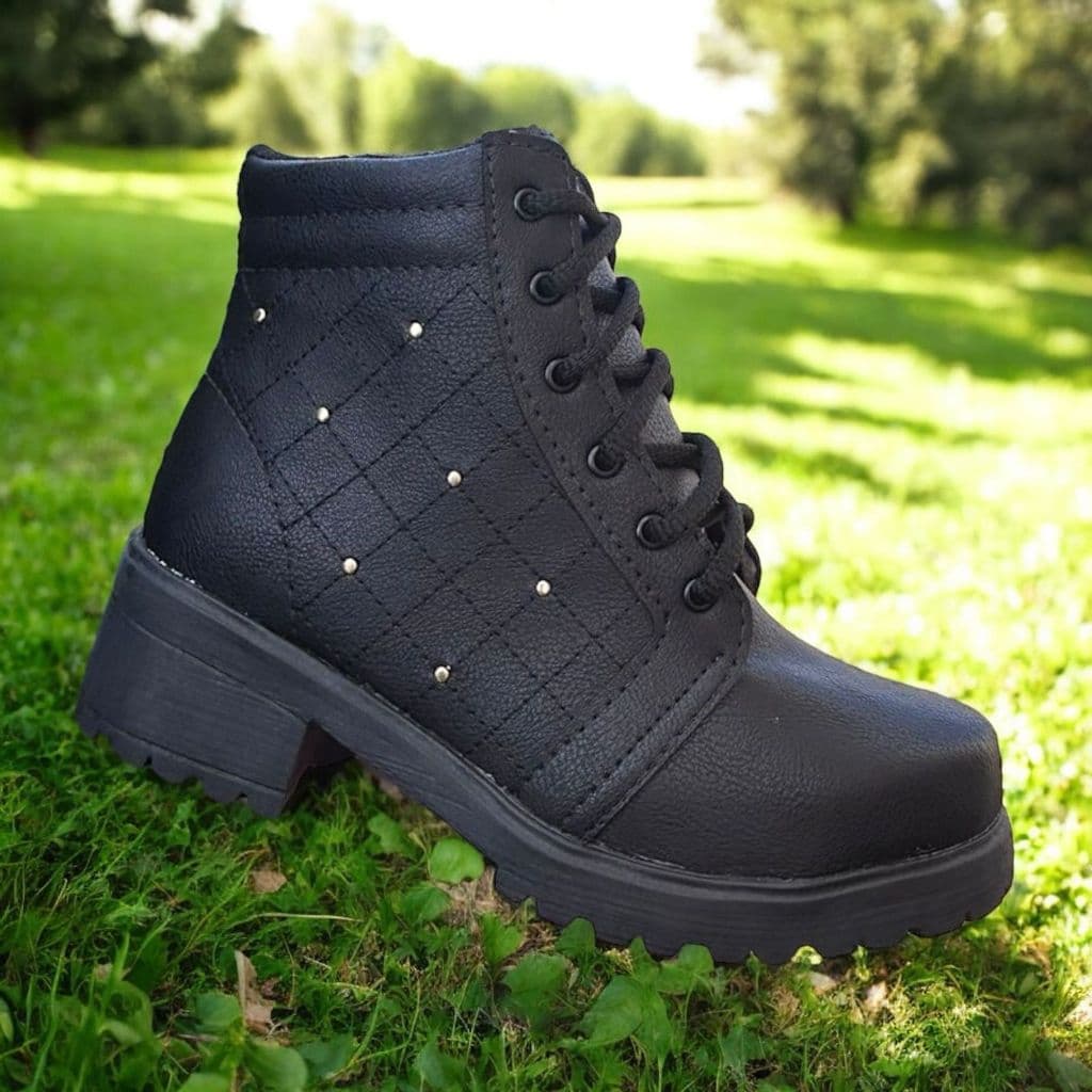 Bota Coturno Feminino Com Aplique Lateral Cano Curto Salto Grosso Baixo Tratorado Elegante Blogueira Conforto