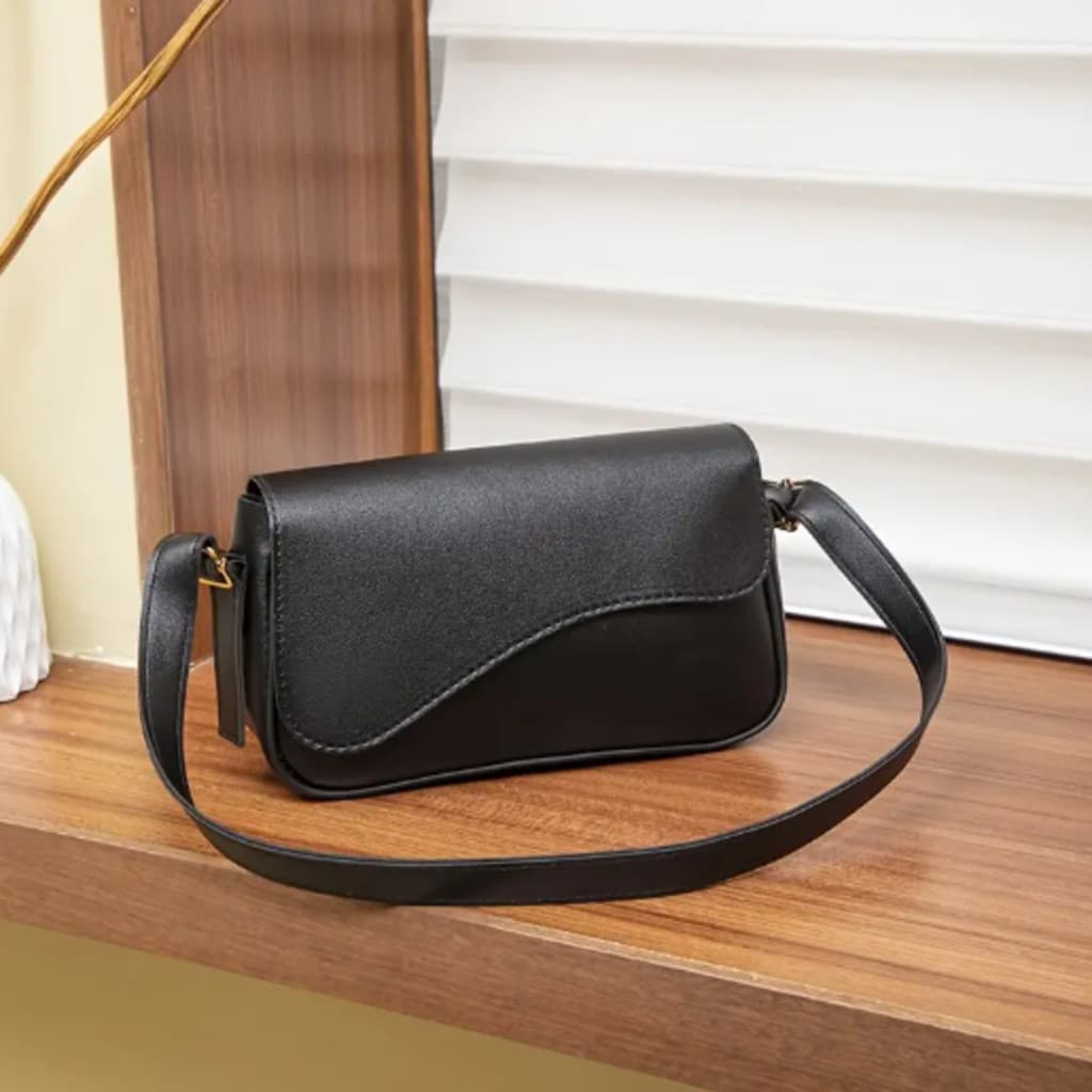 Bolsa Feminina Baguete De Ombro Estilosa Com Detalhe Frontal Ideal para o Dia a Dia