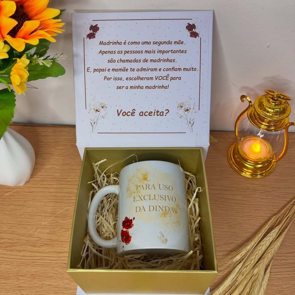 Caixa com caneca para convite de padrinhos/madrinha/dinda/presente/casamento/batizado/personalizado/luxo dourada delicao