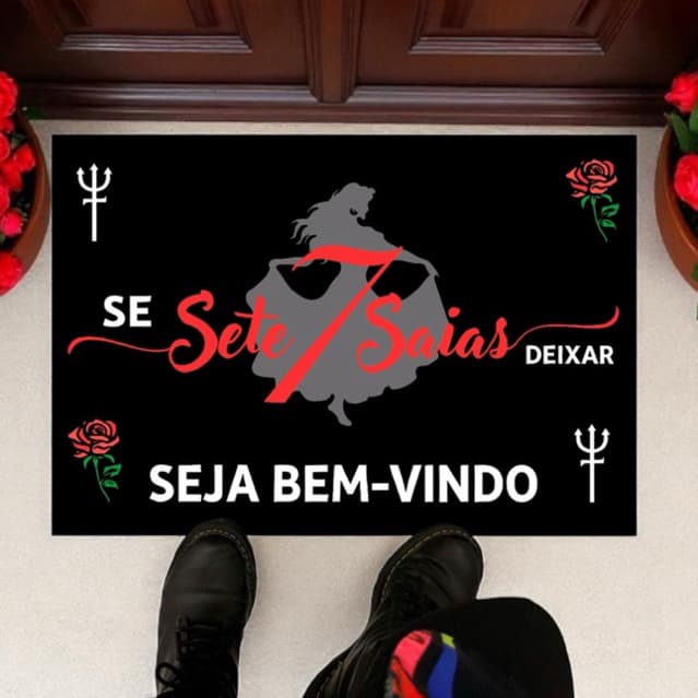 Tapete capacho para porta de entrada - Umbanda Pombagira sete saias