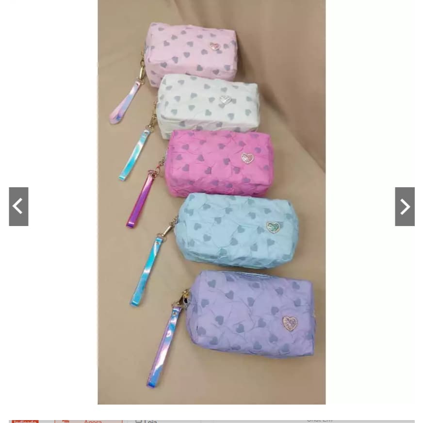 Necessaire estojo para maquiagem com detalhe de coração