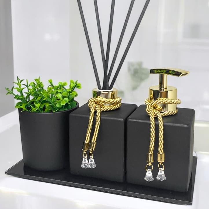 Kit Lavabo Preto Luxo Sabonete Líquido e Aromatizador de Ambiente Vasinho Com Bandeja