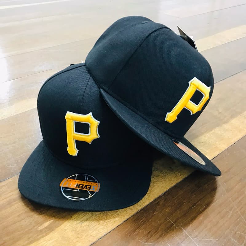 Boné Aba Reta Símbolo Letra “P” Masculino e feminino / SnapBack/  Bordado
