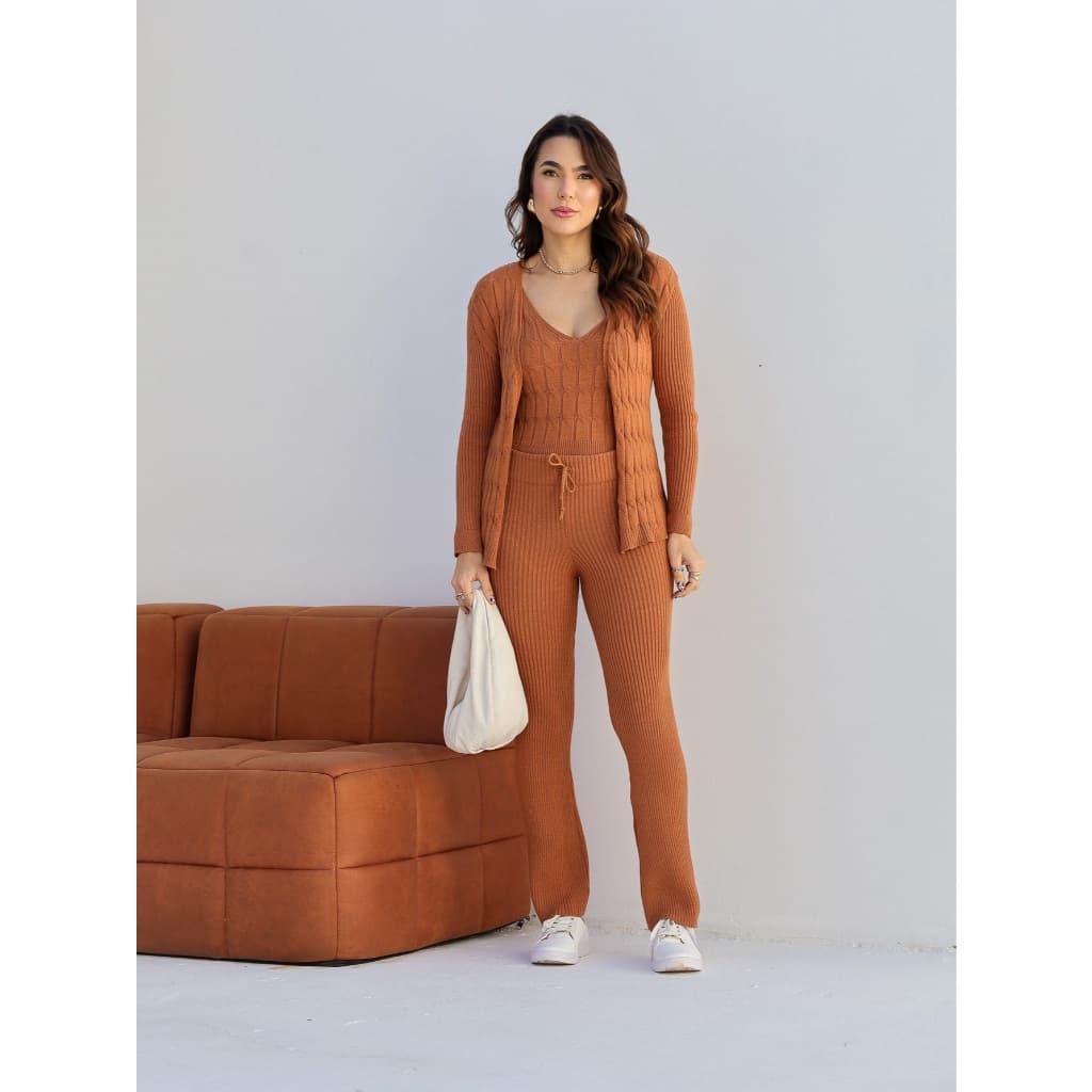 Conjunto 3 pc (casaco + regata+ calca) tecido modal. tamanha unico 36 ate 40. Calca  comprimento 105 cm