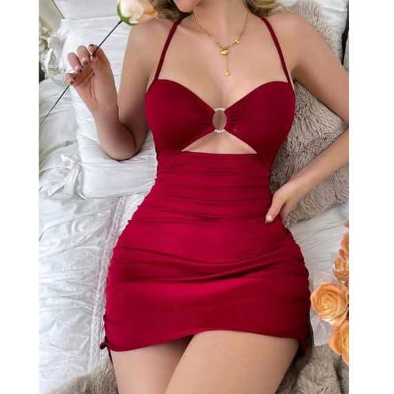 Vestido exclusivo curto enrugado no suplex com detalhe em argola