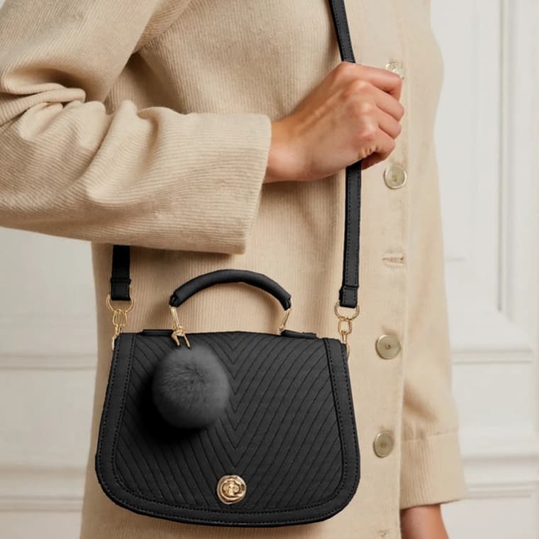 Bolsa de Couro PU Feminina Grande de Ombro Transversal Eventos Luxo Casual Com Pompom Vintage