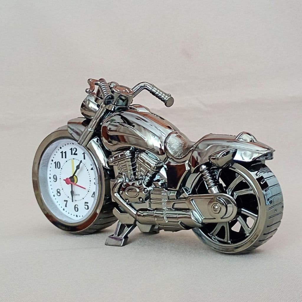 Relógio Despertador de Mesa, Bancada à Pilha Modelo Motocicleta Requinte, Modernidade e Decorativo
