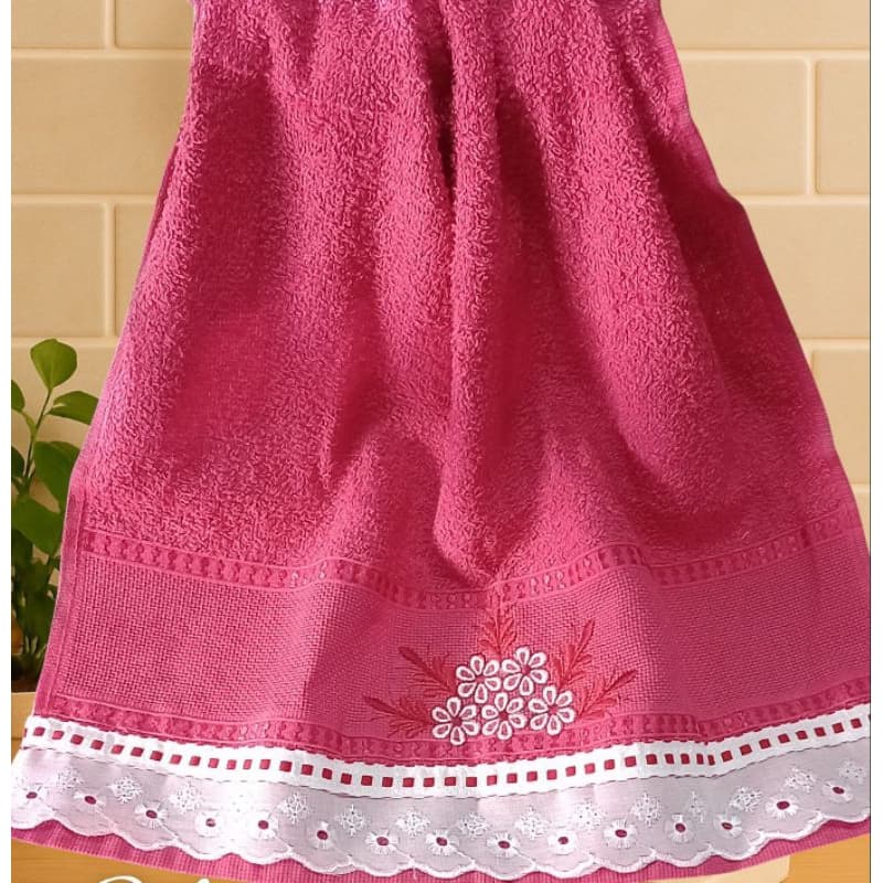 Toalha de Rosto Bordada Luxo  com Detalhes em Renda e Flores