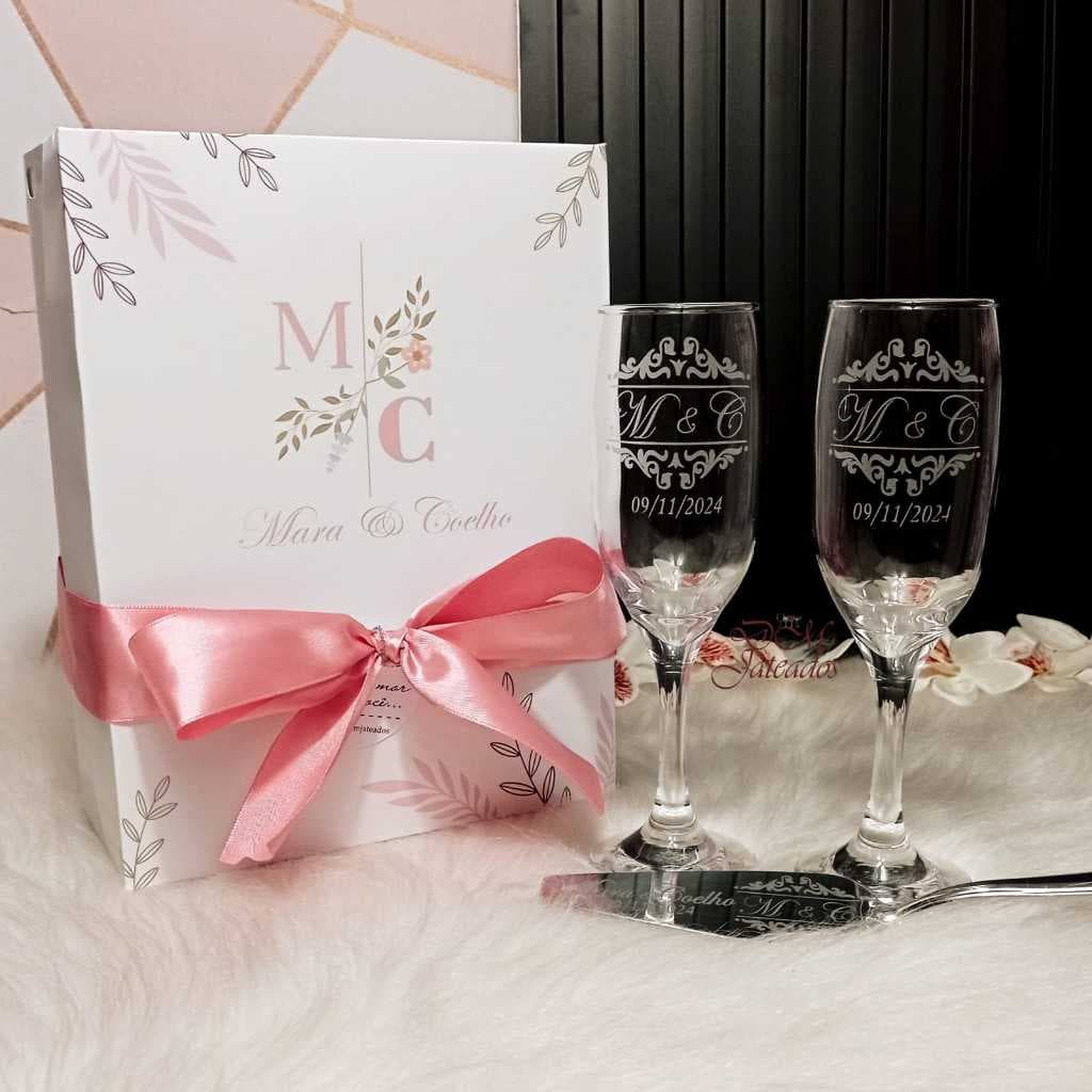 Caixa + 2 Taças Vidro Windsor + Espátula personalizados / Noivos Casamento / DM JATEADOS