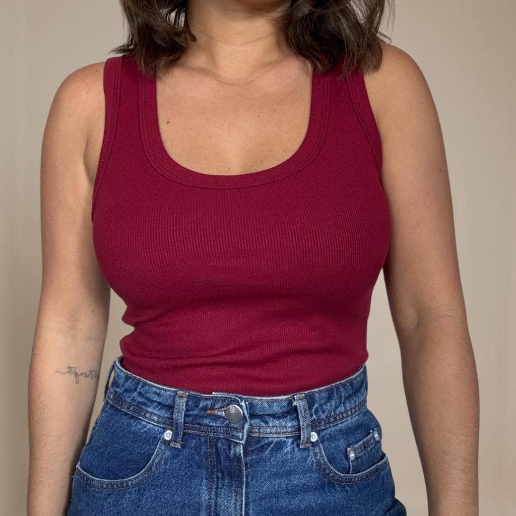 Blusinha regata nadador ribana ideal para treino, dia a dia ou look casual