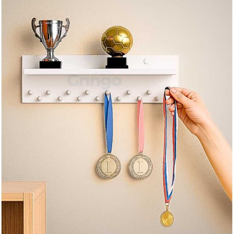 🏅 Porta Medalhas com Prateleira MDF - com kit fixação. Grande com 15 pinos ou pequeno com 6 pinos.