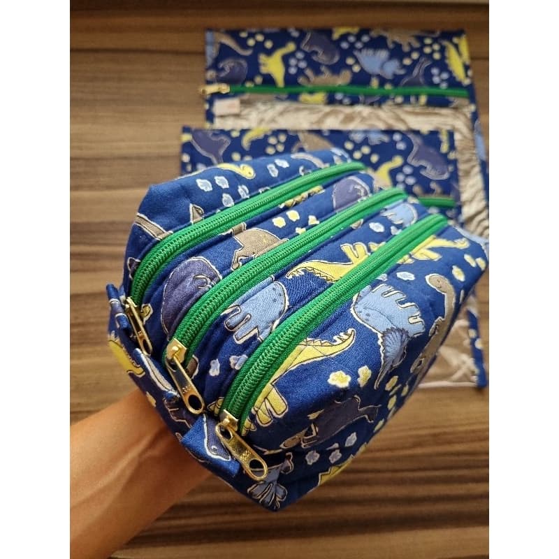 Kit Escolar Estojo Triplo Infantil Dinossauro | Case Organizadora de Roupa Escolar