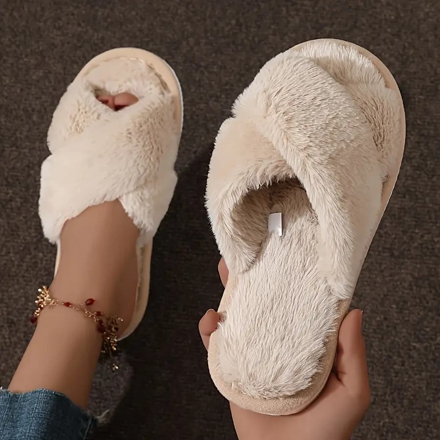 Chinelos fofos e confortáveis de Pelúcia COR CAQUI para mulheres - Sola de EVA macia,  quentes e felpudos TAM 37/38
