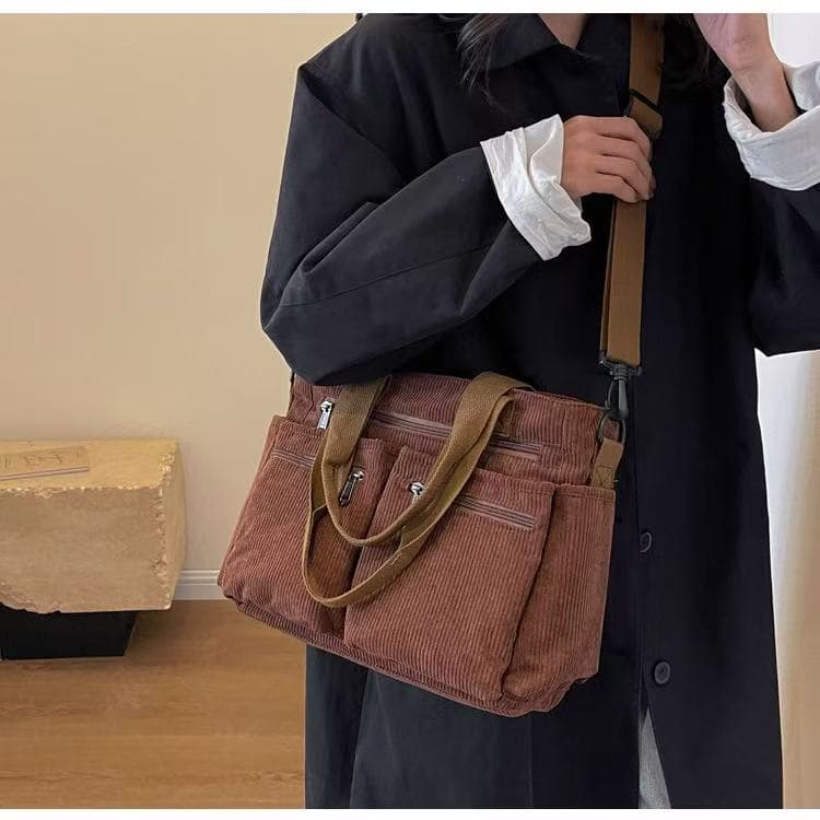 Bolsa feminina de veludo cotelê estilo coreano, grande capacidade e muitos bolsos(2023)