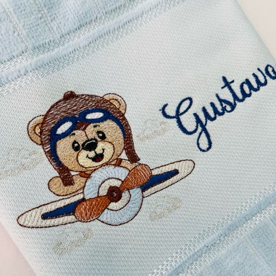 Toalha Bordada Personalizada com Nome Ursinho Aviador