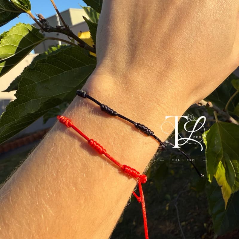 Pulseira 7 nós na cor Vermelho e no Preto, ajustável e unissex