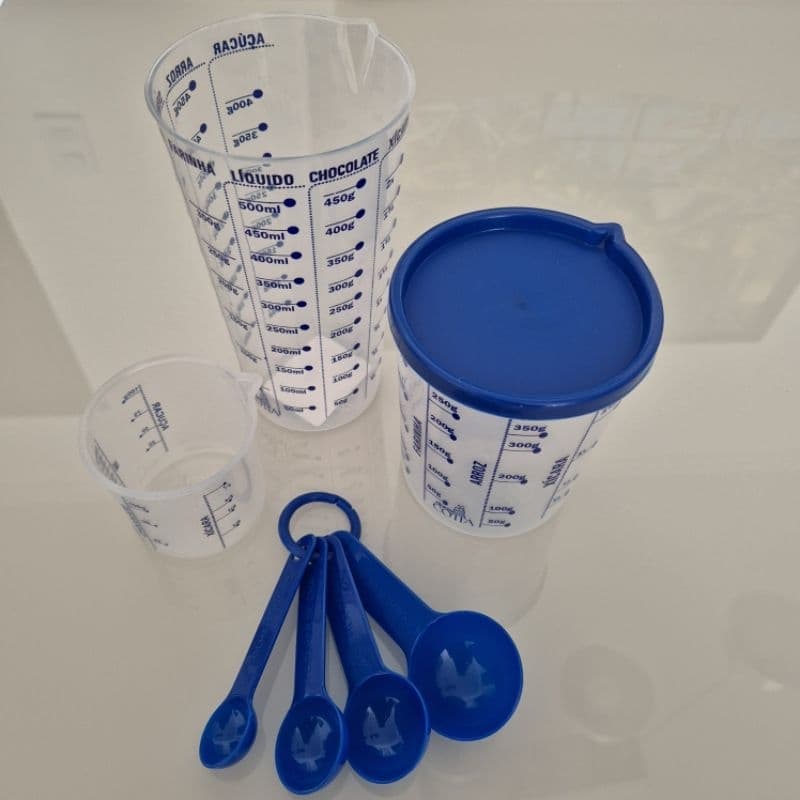 Kit Copo Medidor 600ml + Copo Medidor 100ml + Copo Medidor Com Tampa 400ml Com Colheres Medidoras