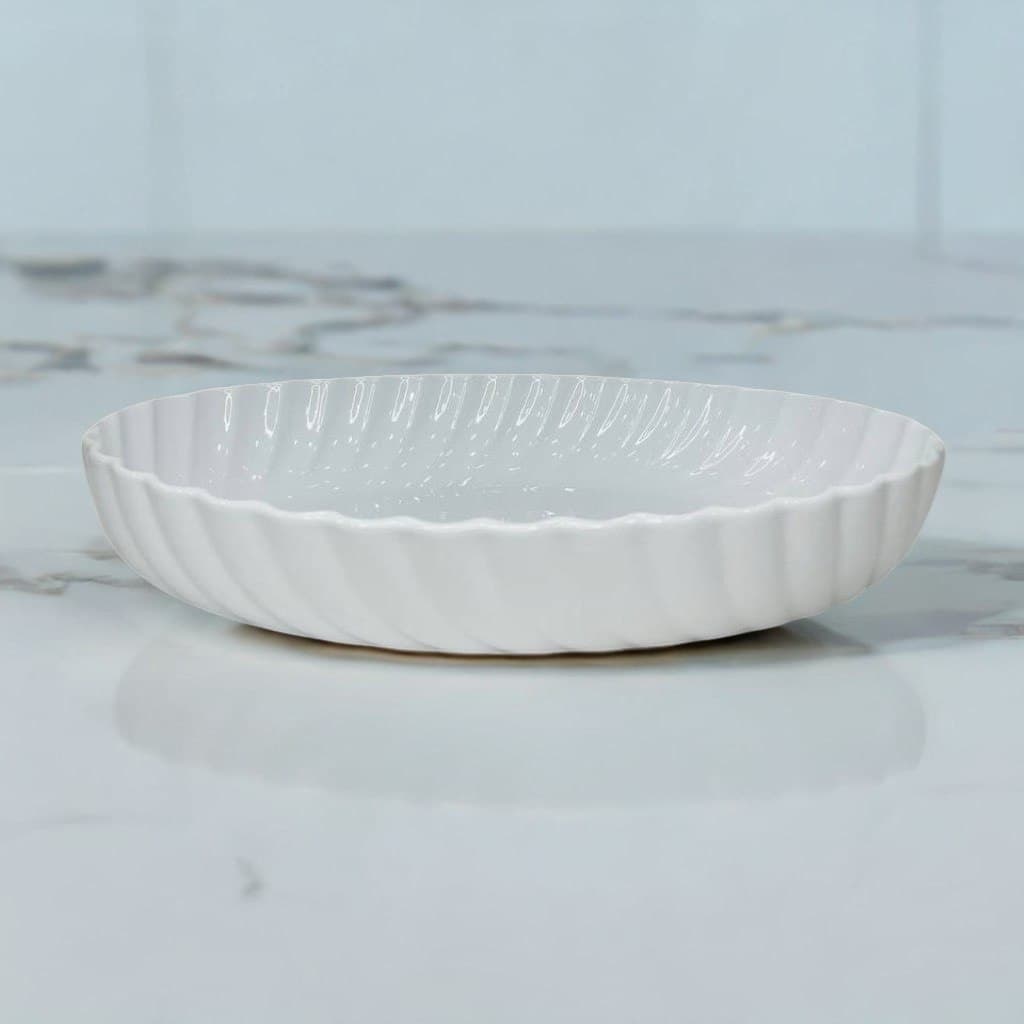 🍽️ Travessa de Porcelana Branca com Relevo – Sofisticação e Design Atemporal ✨(Item 59)