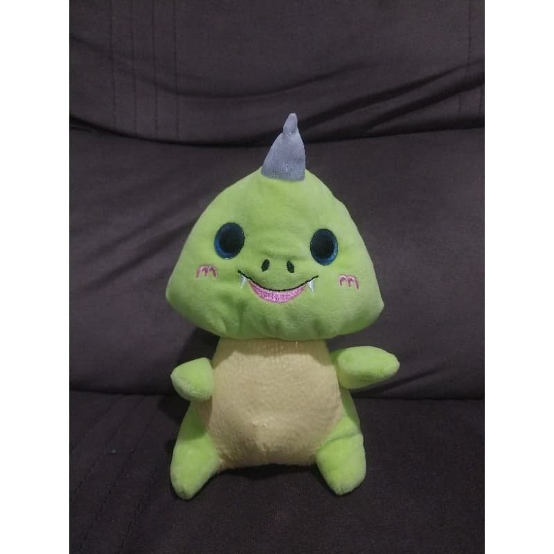 Brinquedo Pelúcia Dino verde com chifre