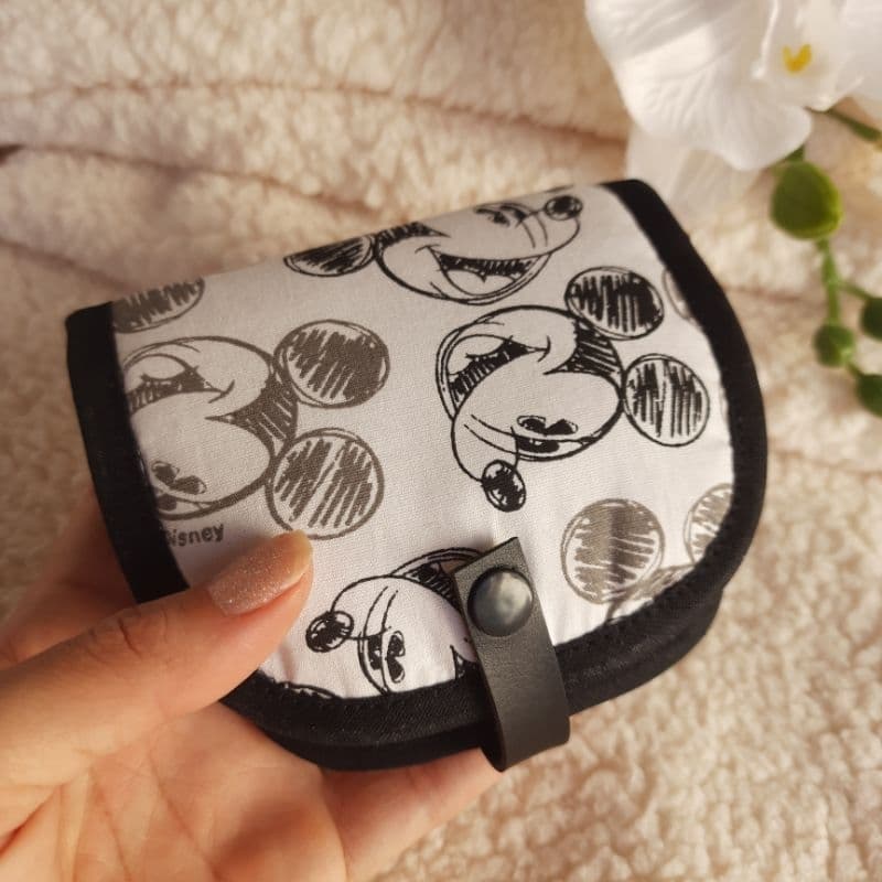 Organizador de Cabos e Carregador de Celular Necessaire Feminina Porta Absorvente Bolsa Viagem Fone de Ouvido Artesanal