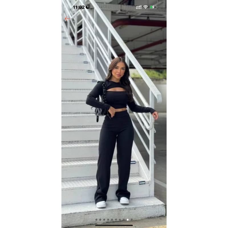 Conjunto preto croped e calça