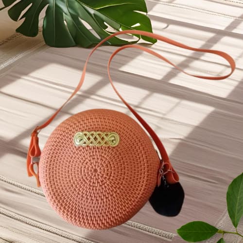 Bolsa Redonda de Ombro com alça regulável