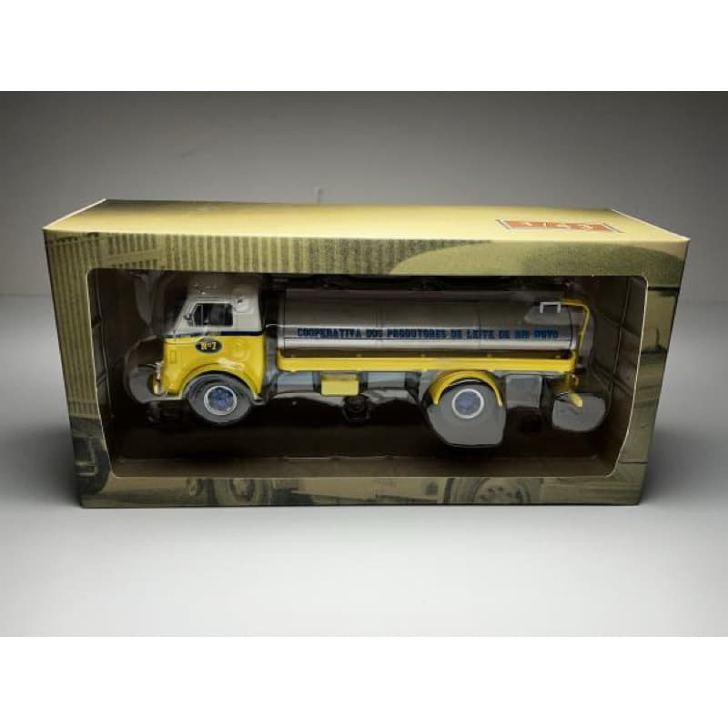 Miniatura Caminhão Tanque de Leite Rio Novo FNN