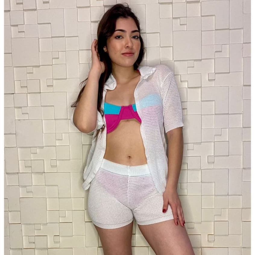 Conjunto Feminino Saída de Praia 2 Peças Short e Camisa Chamise em Tricot Moda Verão Tricô