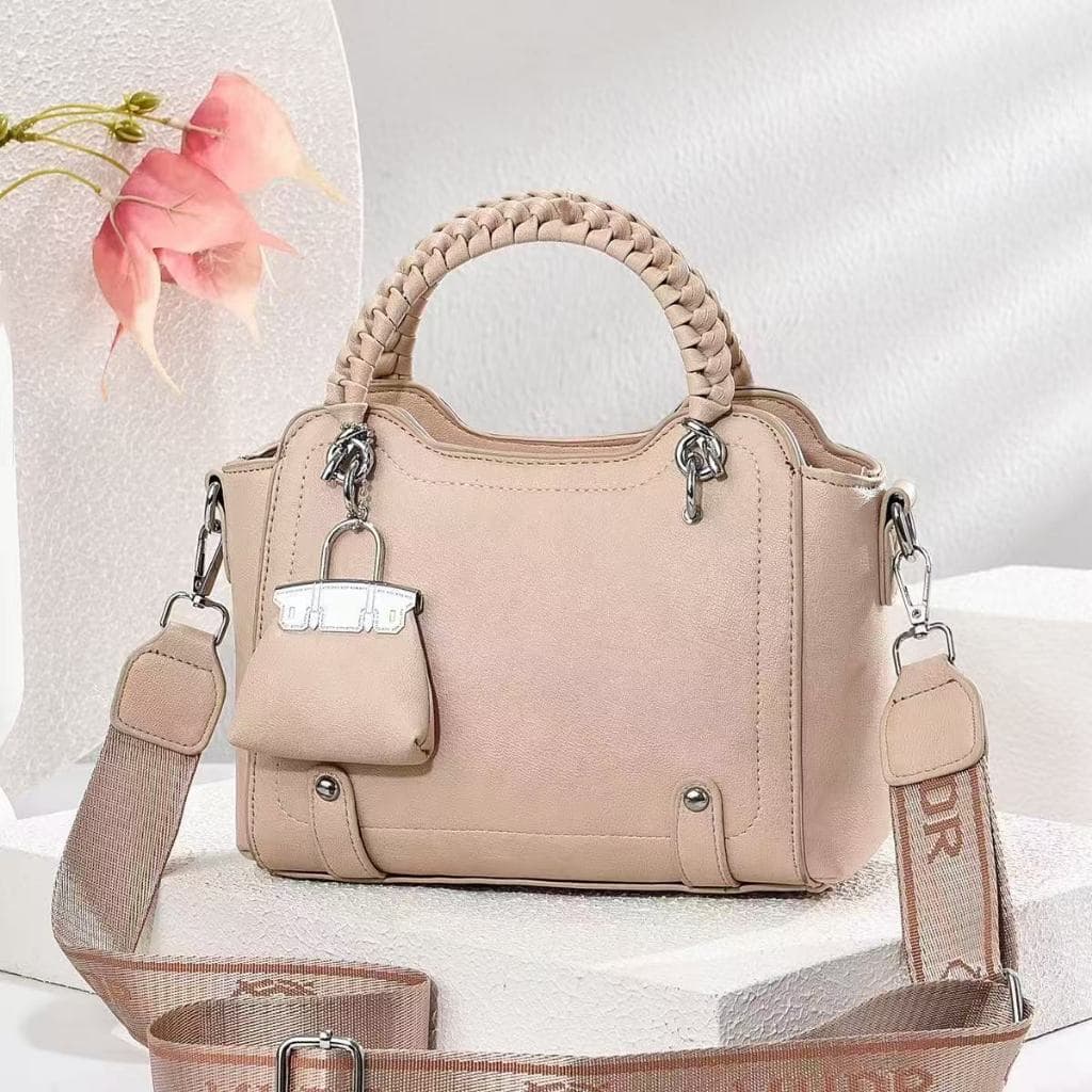 Bolsa Transversal Feminina Moderna Estilo Street Chic com Alça Ajustável Transversal(DX22127)