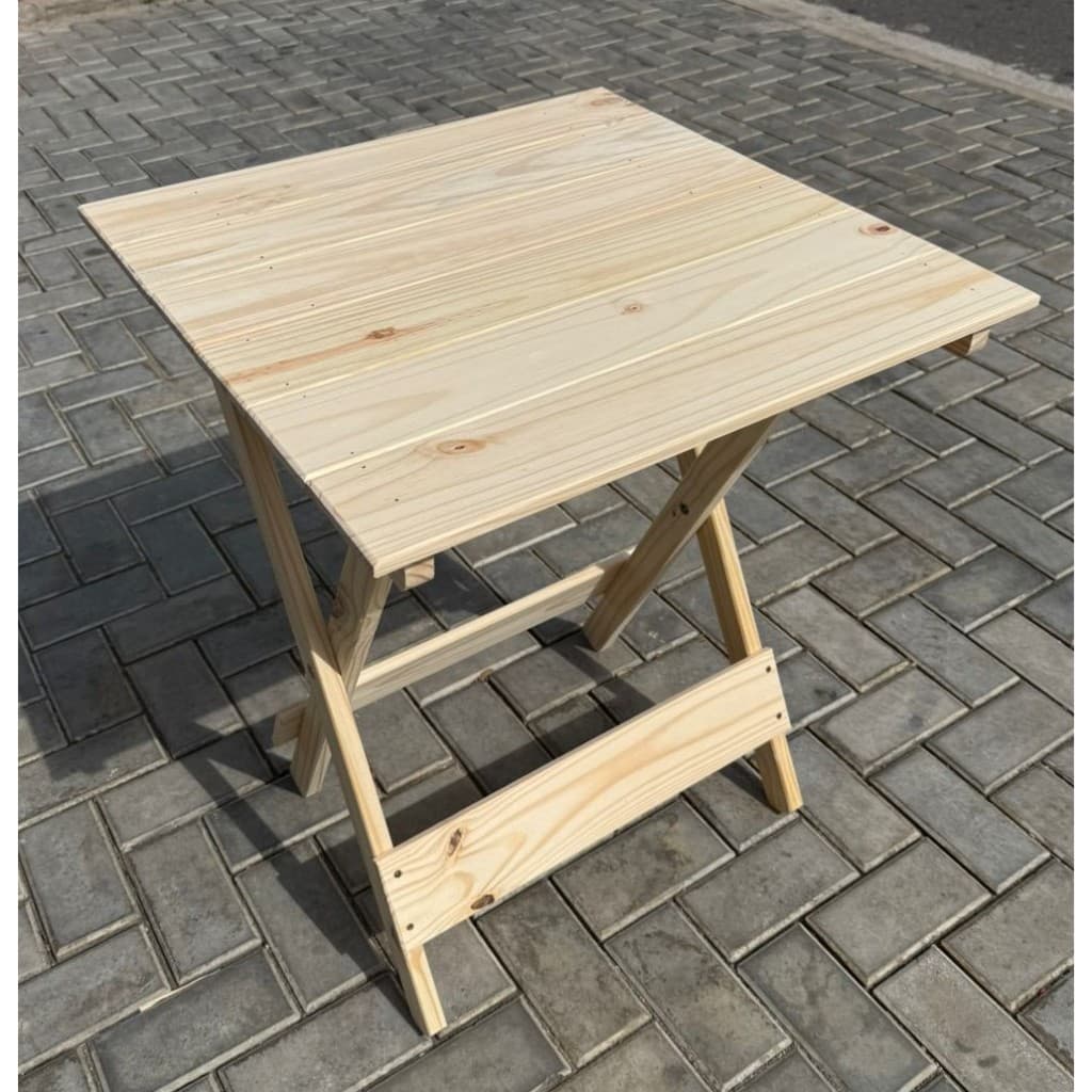Mesa de Madeira Pinus 60x60x76 – Compacta e Estilosa para Qualquer Ambiente!
