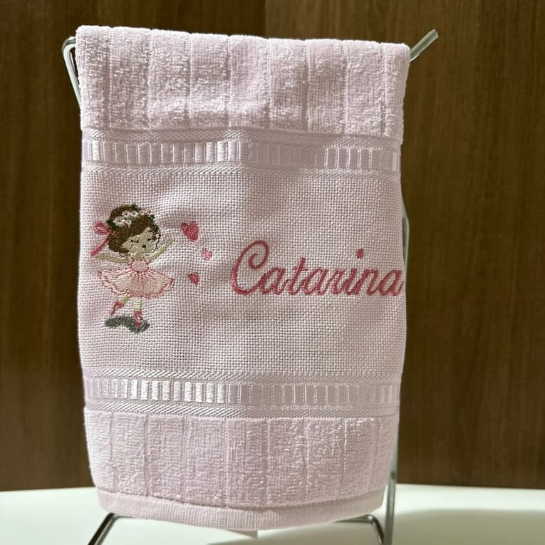 Toalha de Mão Infantil Bailarina Nome Bordado Personalizável Presente Menina Banheiro