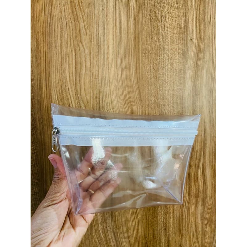 kit com 15 unidades de Necessaire bolsinha cristal transparente!! ótima opção de lembrancinha para seu kit festa!!!