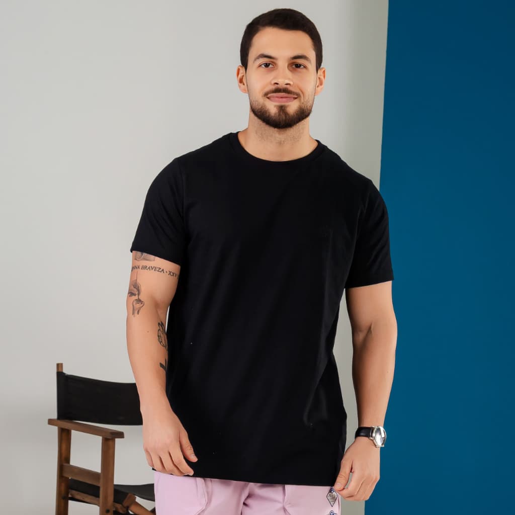 Camiseta Básica Masculina Modelagem Reta Algodão Premium Haryn