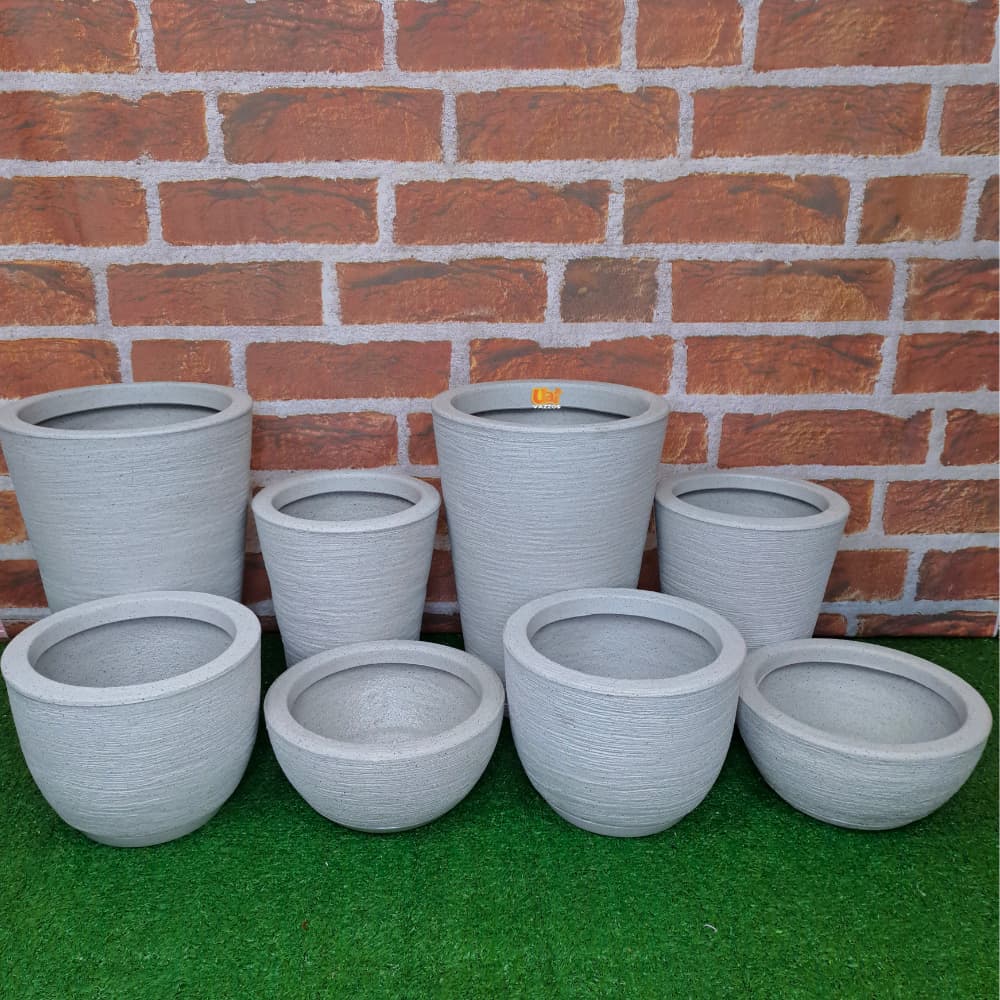Kit 8 Vasos Modernos Planta Flor Polietileno Coluna Redonda N1 N2+ Bojo N1+Bacia N°1 com Pratos