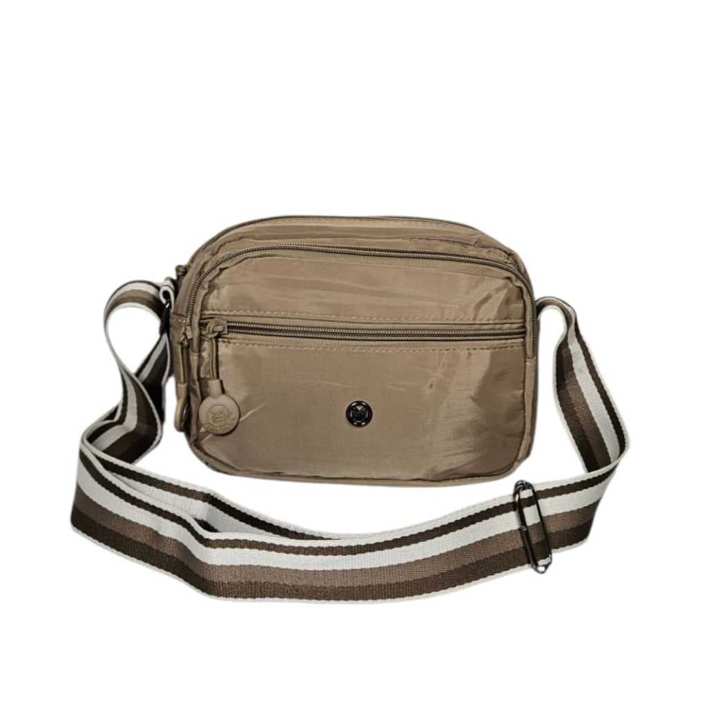 Bolsa Feminina Media Super Leve Multiples divisoras Qualidade Excelente