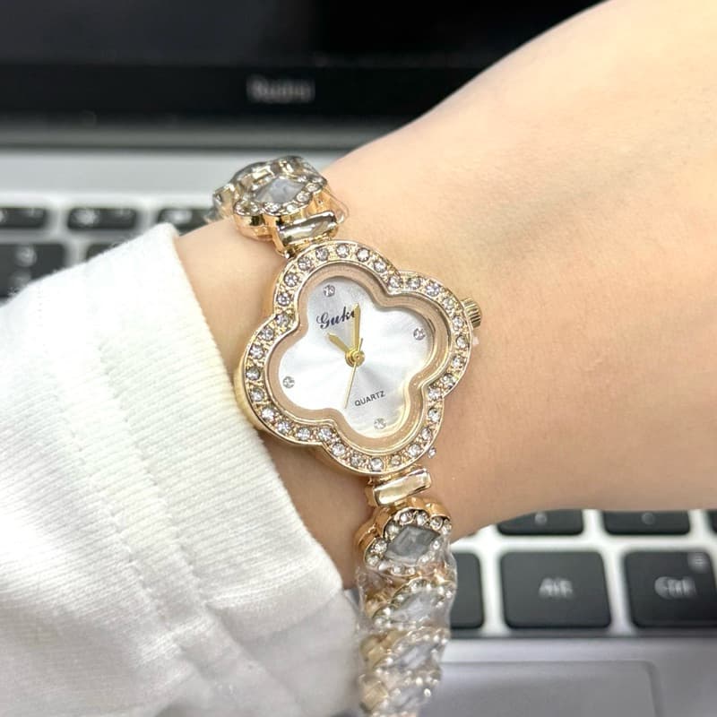 Pulseira Relógio Trevo da Sorte, Elegância e Nobreza no Seu Pulso