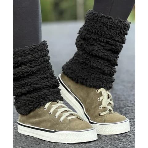 Polaina Peludinha para Inverno Frio Carneirinho Teddy Dupla Face para botas e tênis