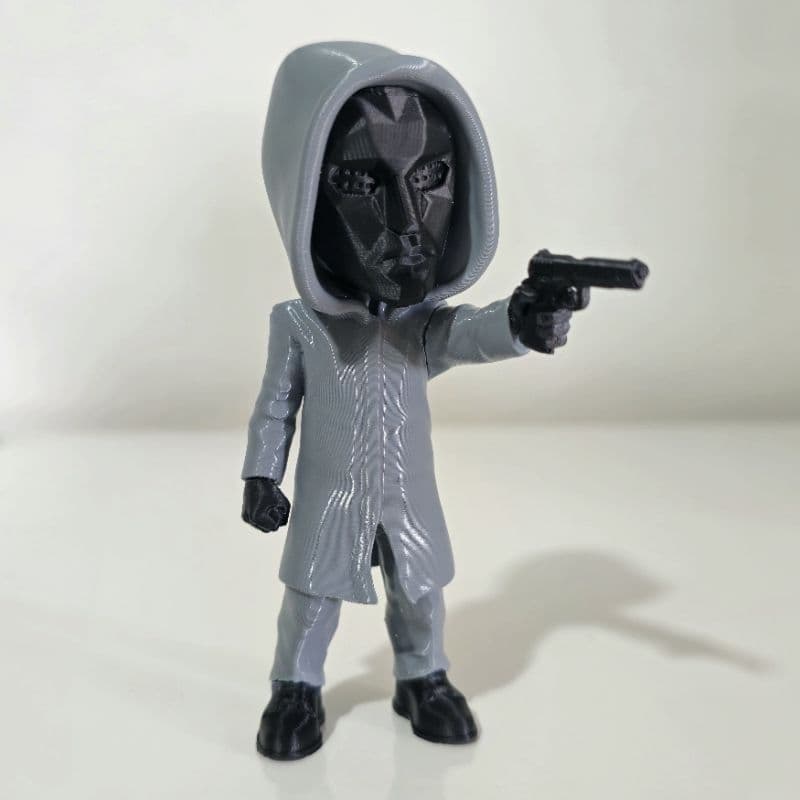 Boneco Estilo Líder Misterioso Miniatura Colorida 11cm | Colecionável Inspirado em Round 6 Frontman