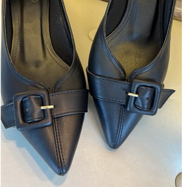 Scarpin Preto Fosco c/ Fivela Encapada - Salto Bloquinho 2cm /Salto baixo/Linha luxo /Salto bb confortável/Social