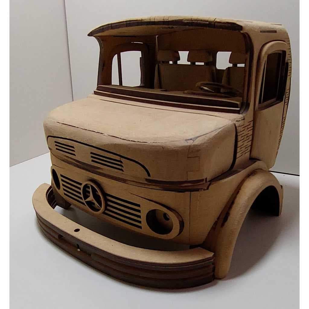 Miniatura Cabine do Caminhão Mercedes 1113 Montado/lixado Feito Em Mdf.