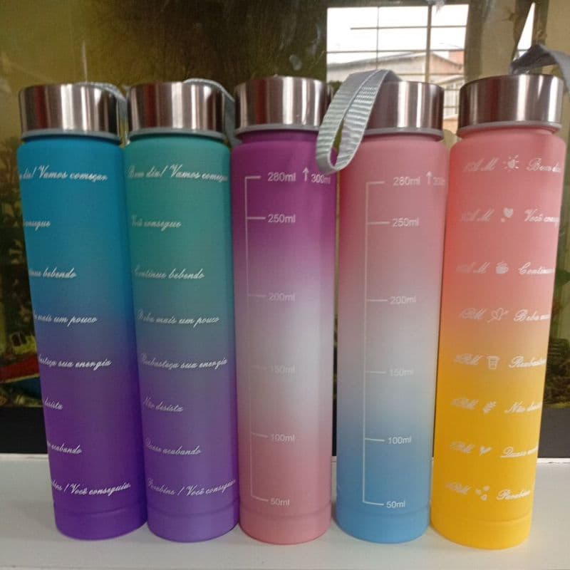 Garrafa de Água Colorida 300ml | Portátil, Resistente e Estilosa