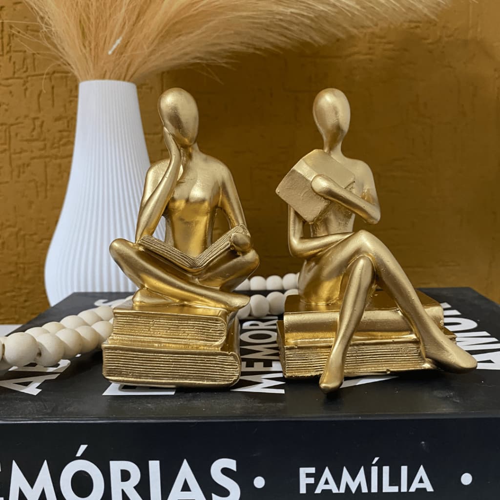 Escultura Decorativa Pensador Livro Estudo Enfeite Luxo Elegante Dourado Minimalista