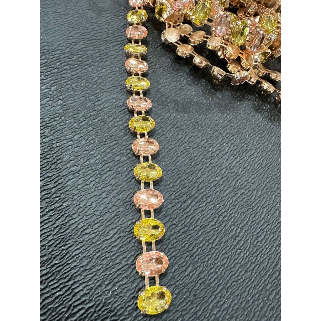 Corrente De Strass Oval - Base em metal- Vendido por metro - cores: ROSA E AMARELO / FUMÊ