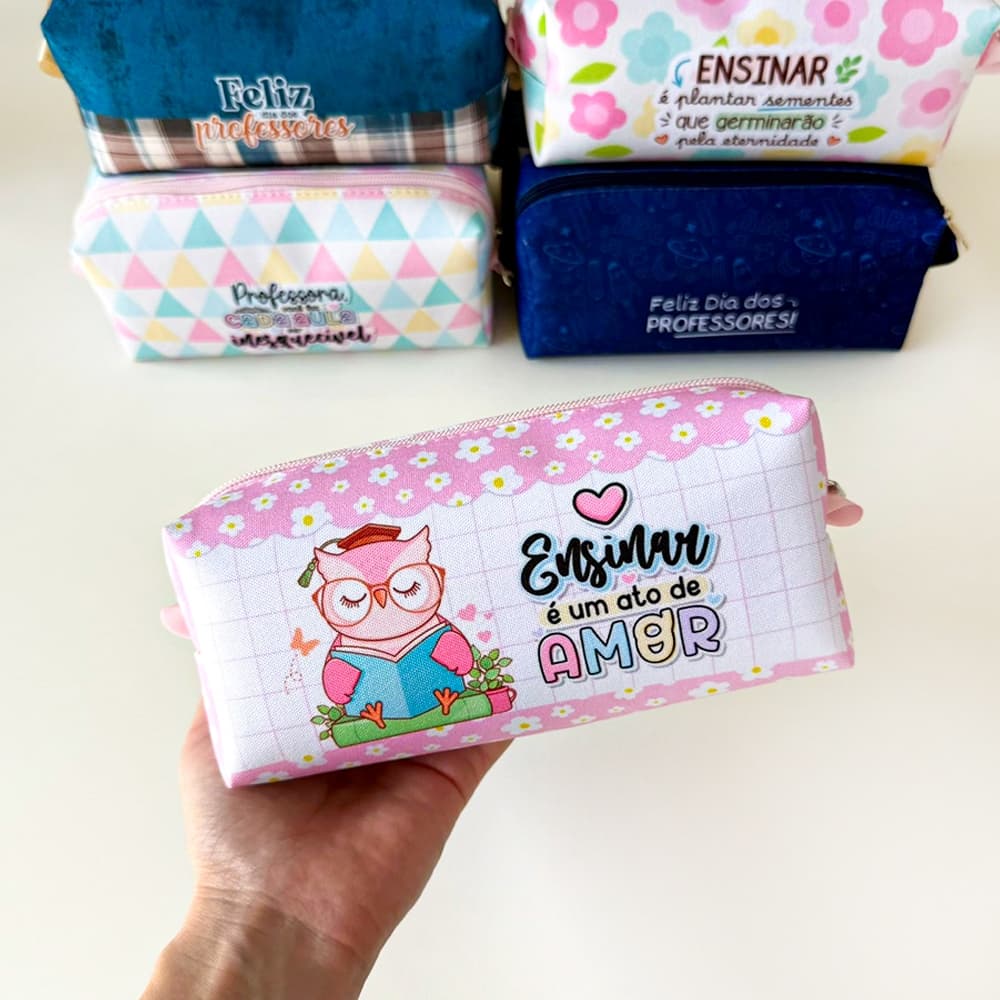 Kit necessaire estojo M Personalizada Lembrancinha dia dos professores (Selecione 15 a 45 unidades)