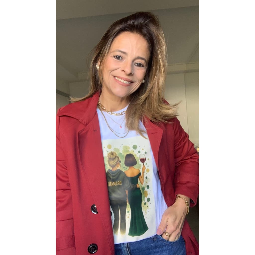 Camiseta Estampada Feminina Dramática & Elegante / 100% Algodão Premium / Casual e Confortável