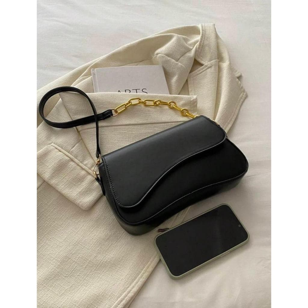 Bolsa Feminina Resistente Ombro Preto, Branco e Marrom com Corrente Dourada
