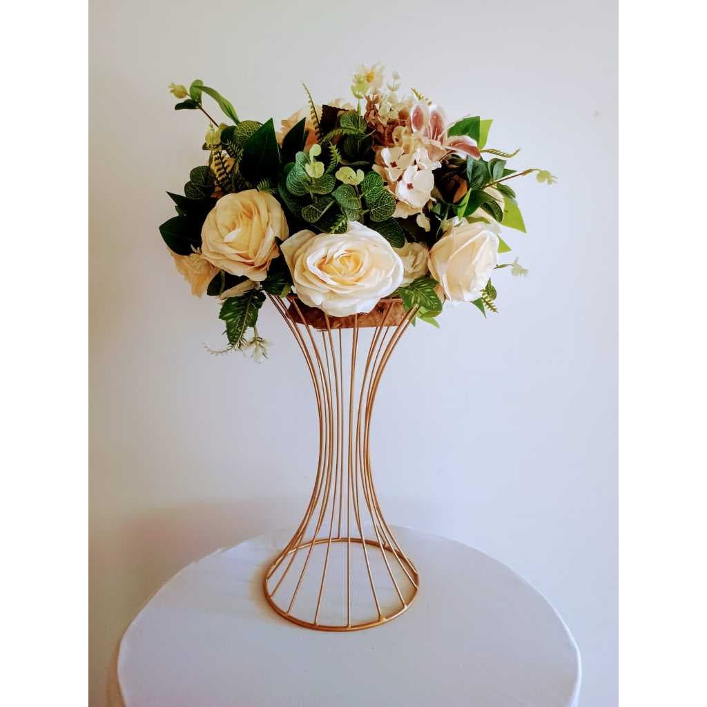 Vaso Aramado dourado para festa e eventos