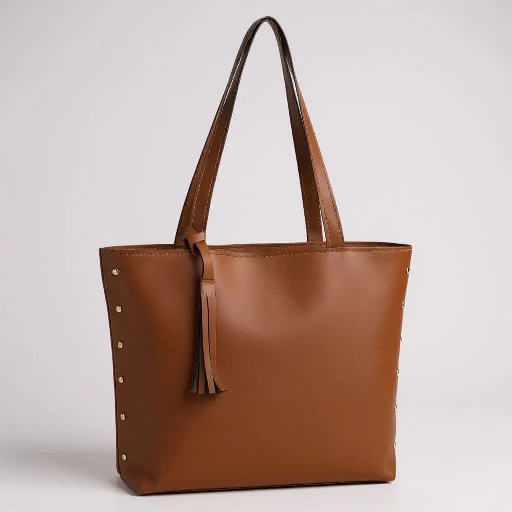 Bolsa sacola feminina de ombro , com detalhes em dourado , fecho em ziper !